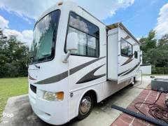 2011 Thor Motor Coach Hurricane 32D, $ 29,900