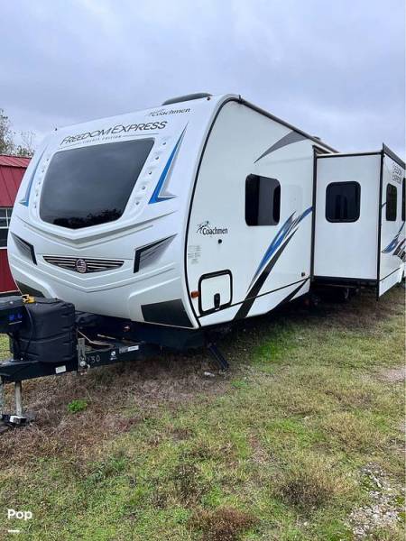 2020 Coachmen Freedom Express 324RLDSLE, $ 37,800