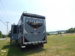 2017 Heartland Cyclone 4100 KING, $ 68,500