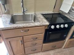 2019 Thor Motor Coach Chateau 24BL, $ 85,000
