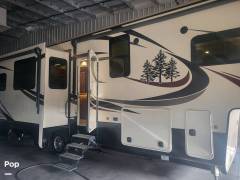 2017 Redwood RV Redwood 3401RL, $ 72,800
