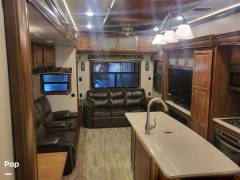 2017 Redwood RV Redwood 3401RL, $ 72,800