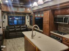 2017 Redwood RV Redwood 3401RL, $ 72,800