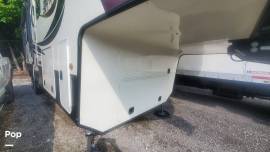 2017 Redwood RV Redwood 3401RL, $ 72,800