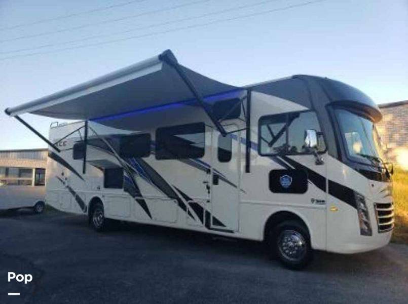 2021 Thor Motor Coach A.C.E. 33.1, $ 100,000