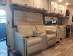 2021 Thor Motor Coach A.C.E. 33.1, $ 100,000
