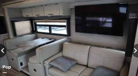 2021 Thor Motor Coach A.C.E. 33.1, $ 100,000