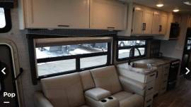 2021 Thor Motor Coach A.C.E. 33.1, $ 100,000
