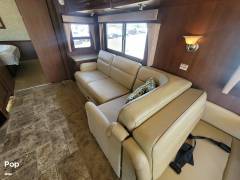 2013 Fleetwood Bounder 33C, $ 49,900