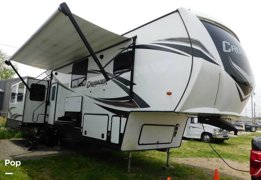2021 Prime Time Crusader 382MBH, $ 39,900