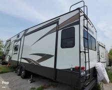 2021 Prime Time Crusader 382MBH, $ 39,900
