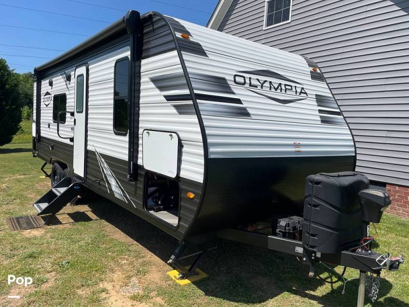 2022 Highland Ridge Olympia 26BH, $ 28,000
