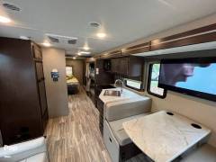 2020 Thor Motor Coach A.C.E. 32.3, $ 99,000
