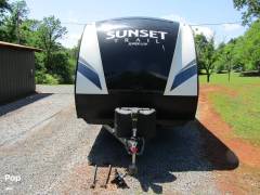 2019 CrossRoads Sunset Trail Super Lite 291RK, $ 22,000