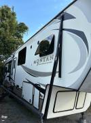 2019 Keystone Montana 3811MS, $ 35,900