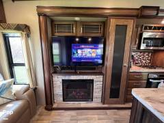 2017 Keystone Montana 3810MS, $ 37,500