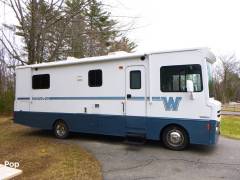 2016 Winnebago Brave 27B, $ 71,700