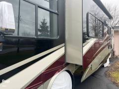 2013 Tiffin Allegro Breeze 32BR, $ 107,000