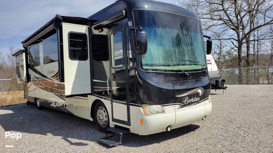 2014 Forest River Berkshire 400QL, $ 118,000