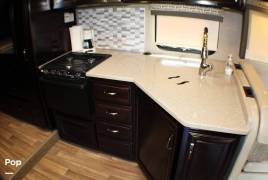 2017 Thor Motor Coach Quantum WS31, $ 75,300