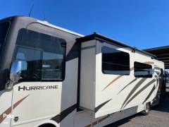 2019 Thor Motor Coach Hurricane 35M, $ 108,000