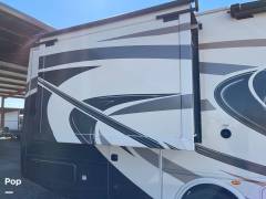 2019 Thor Motor Coach Hurricane 35M, $ 108,000