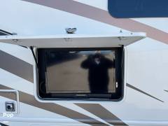 2019 Thor Motor Coach Hurricane 35M, $ 108,000