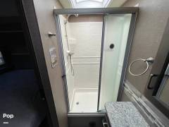 2019 Thor Motor Coach Hurricane 35M, $ 108,000