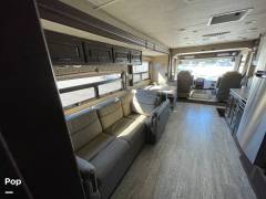 2019 Thor Motor Coach Hurricane 35M, $ 108,000
