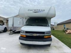 2021 Thor Motor Coach Daybreak 22DB, $ 87,400
