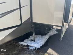2016 Prime Time Crusader 337QBH, $ 26,000