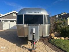 2016 Airstream Classic 30 Twin, $ 49,500