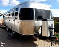 2016 Airstream Classic 30 Twin, $ 49,500