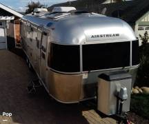 2016 Airstream Classic 30 Twin, $ 49,500