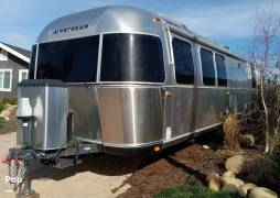 2016 Airstream Classic 30 Twin, $ 49,500