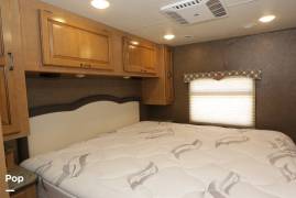 2017 Thor Motor Coach Hurricane 34J, $ 71,800