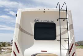 2017 Thor Motor Coach Hurricane 34J, $ 71,800
