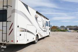 2017 Thor Motor Coach Hurricane 34J, $ 71,800