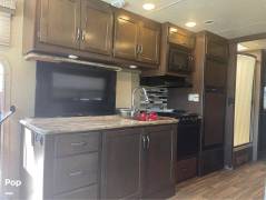 2017 Thor Motor Coach A.C.E. 30.3, $ 63,000