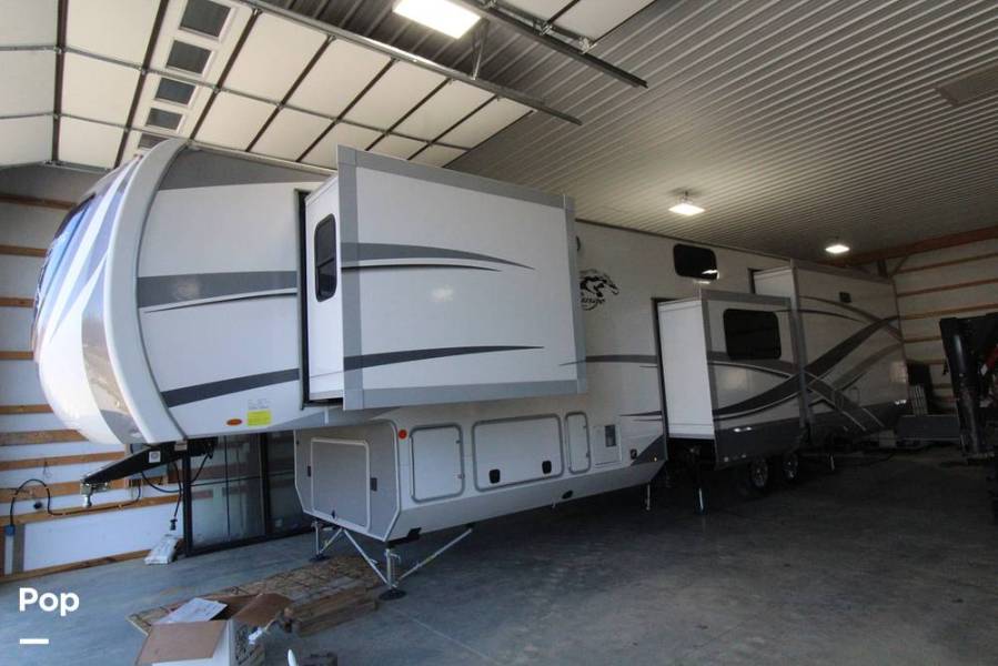 2021 Highland Ridge Open Range 371MBH, $ 72,000