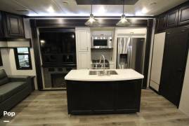 2021 Highland Ridge Open Range 371MBH, $ 72,000