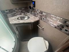 2018 Thor Motor Coach Chateau 31W, $ 57,500