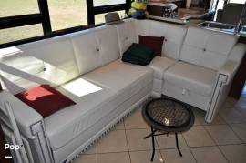 2015 Winnebago Journey 40R, $ 137,900