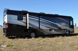 2015 Winnebago Journey 40R, $ 137,900