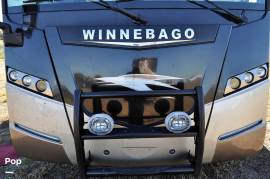 2015 Winnebago Journey 40R, $ 137,900