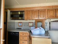2010 Winnebago Adventurer 35P, $ 44,099