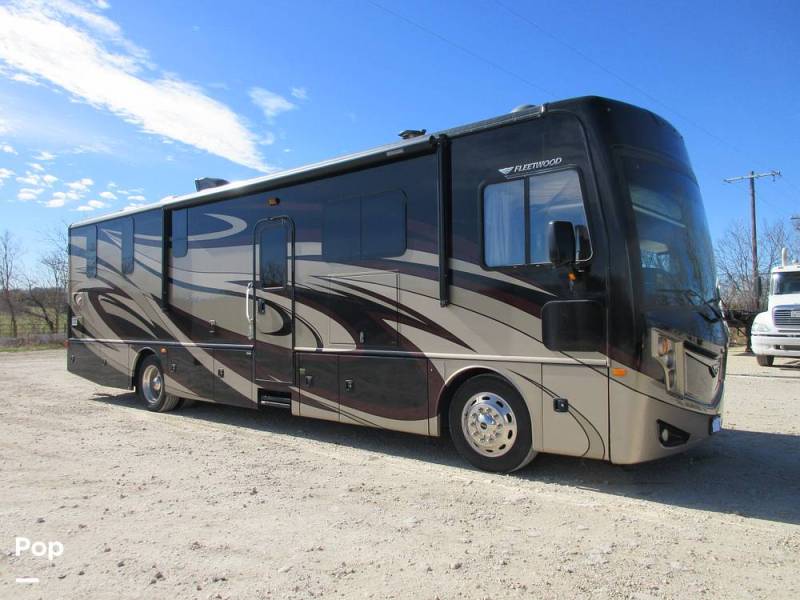 2017 Fleetwood Pace Arrow 35E, $ 119,000