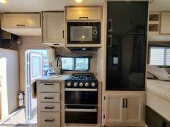 2022 Thor Motor Coach Freedom Elite 22 HE, $ 66,000