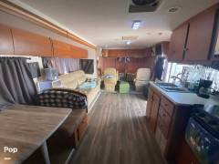 2008 Winnebago Sightseer 35J, $ 62,300