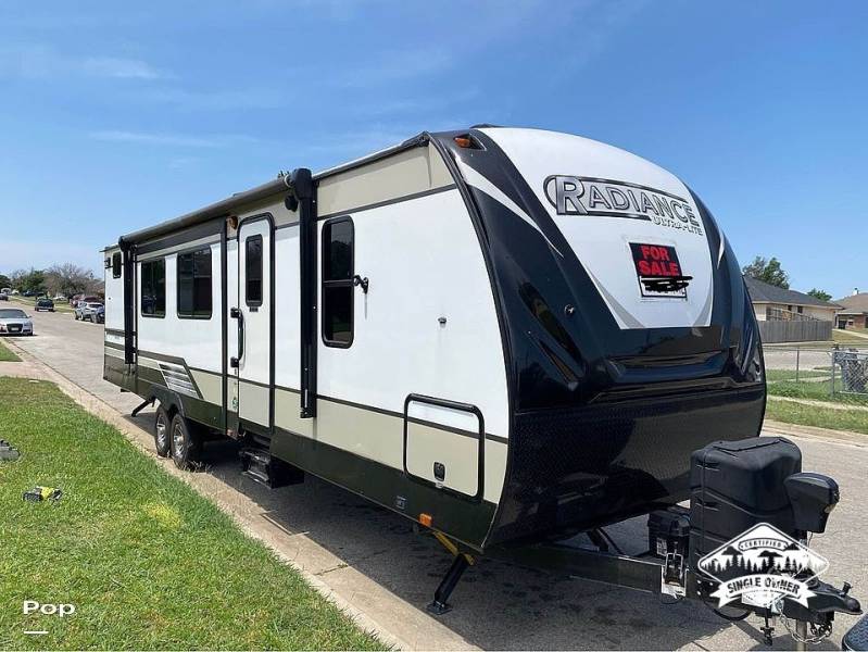 2019 Cruiser RV Radiance UltraLite 32BH, $ 31,800